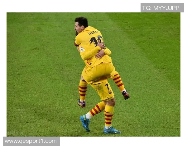 帕齐尼称赞莱奥进步显著学习中锋跑位技巧提升明显