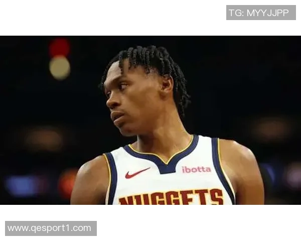 沃特森表现稳定全场14投8中贡献21分5篮板2助攻1盖帽并遭遇5次犯规 沃特森表现稳定全场14投8中贡献21分5篮板2助攻1盖帽并遭遇5次犯规