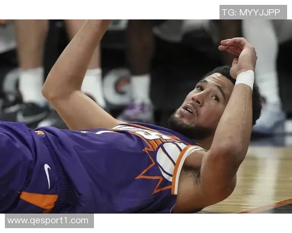 布克谈三分选择原因：突破难以造犯规裁判不易给机会