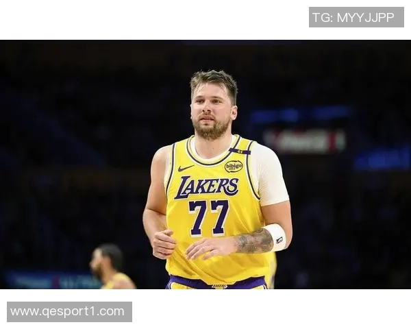 开拓者媒体人称里夫斯状态出色湖人队在东契奇与老詹归来后实力不容小觑 开拓者媒体人称里夫斯状态出色湖人队在东契奇与老詹归来后实力不容小觑